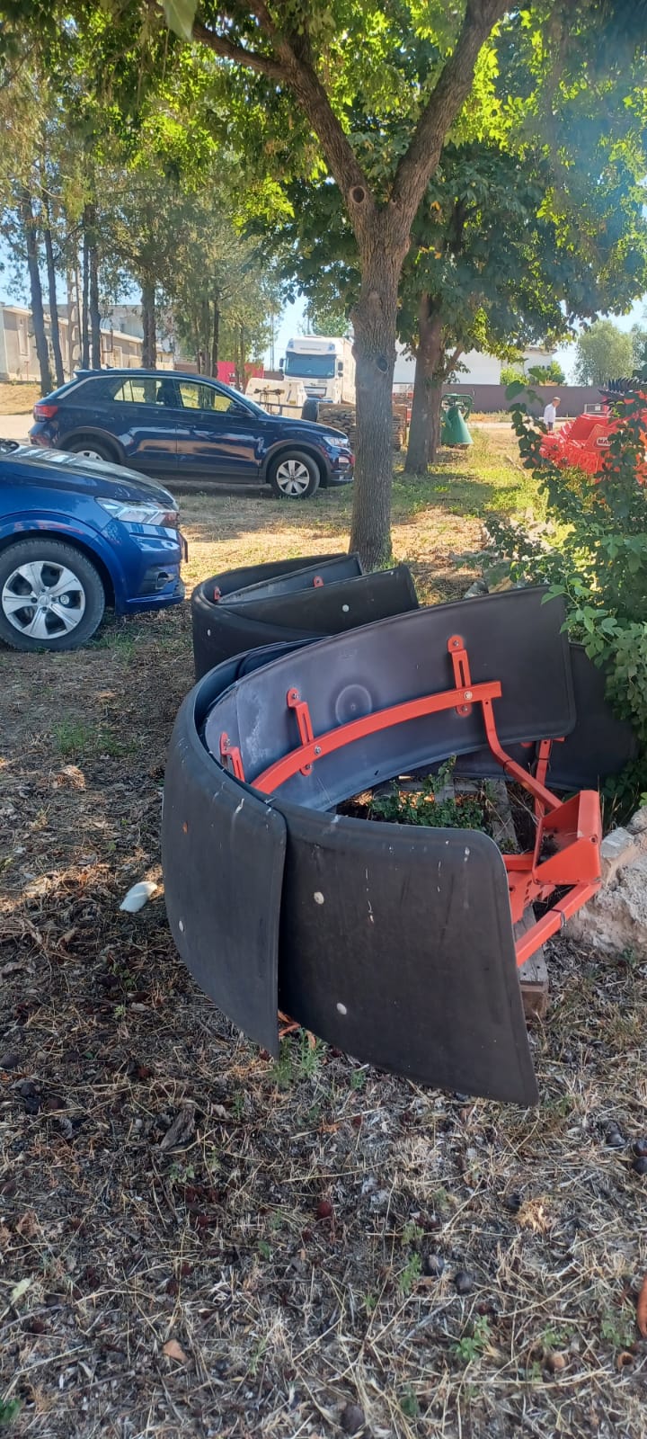 De vanzare: Tavalugi, KIT-uri de primavara, buncar semanatoare LEMKEN si Aripi MET Maschio - imagine 4