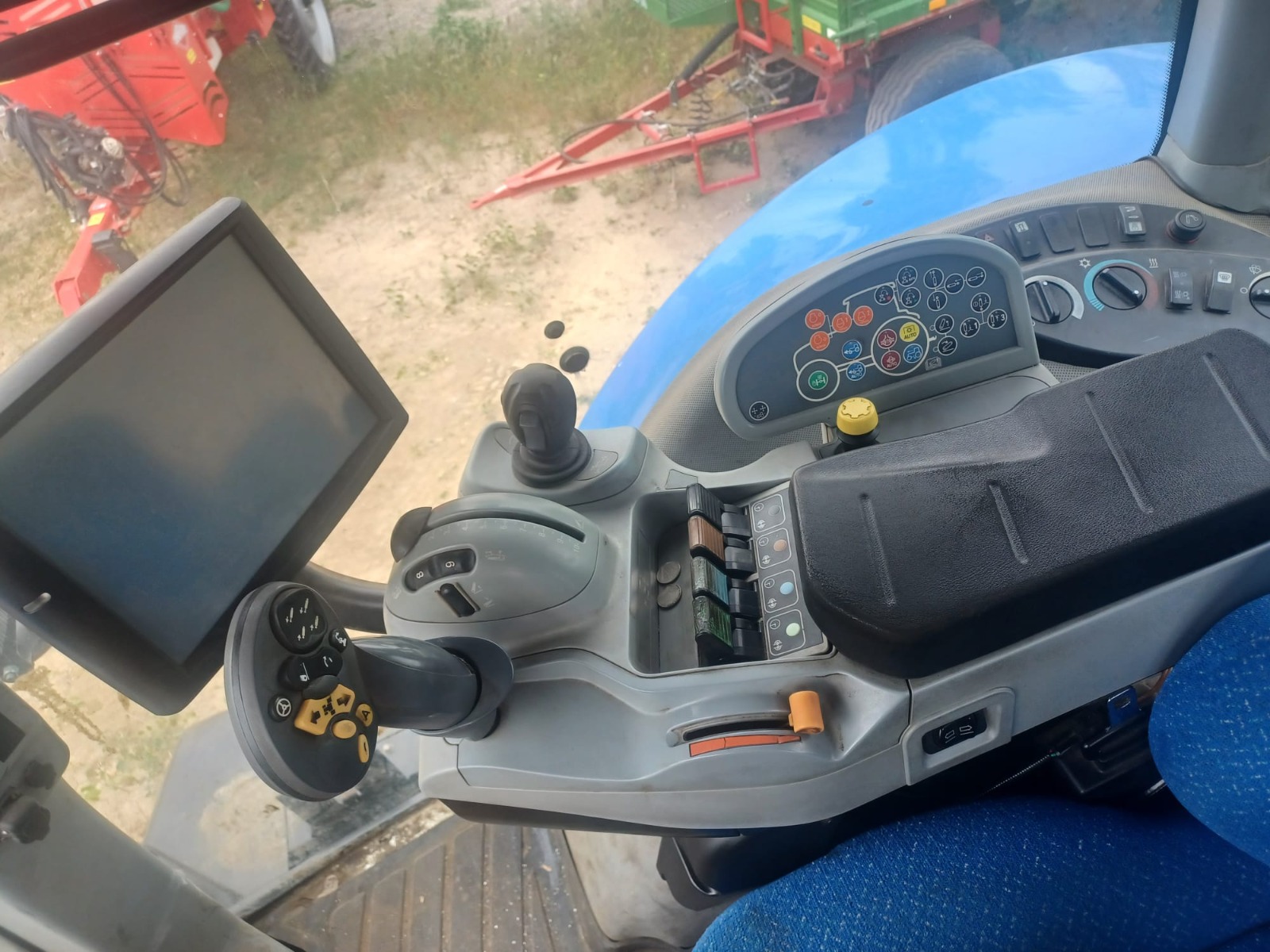 Tractor New Holland - imagine 3